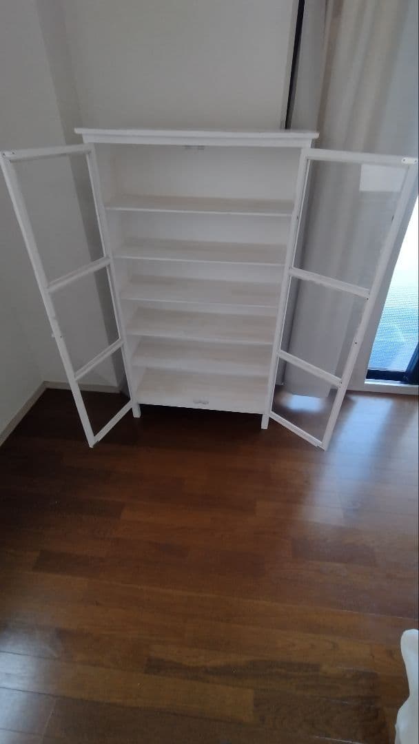 ホワイト木製キャビネット ガラス扉 6棚