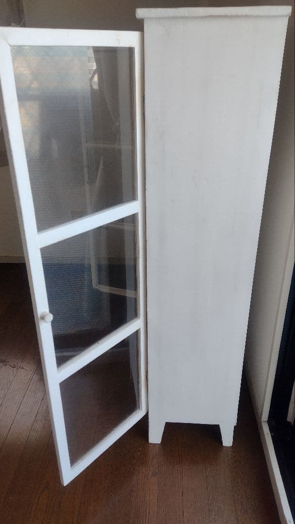 ホワイト木製キャビネット ガラス扉 6棚