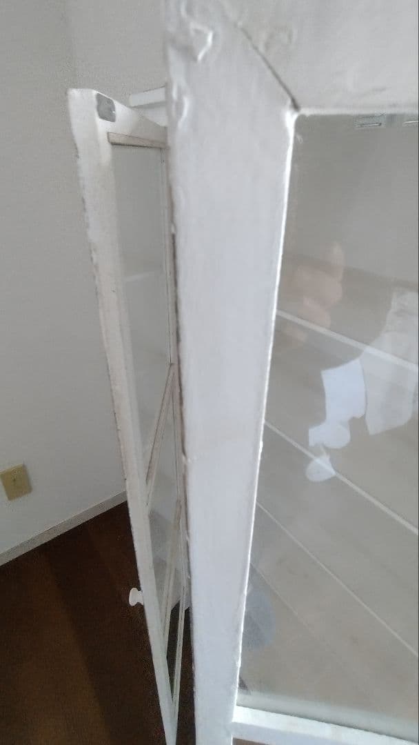 ホワイト木製キャビネット ガラス扉 6棚