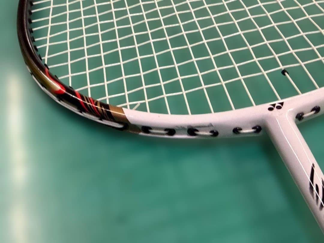 ラケット YONEX VOLTRIC 80 3UG4