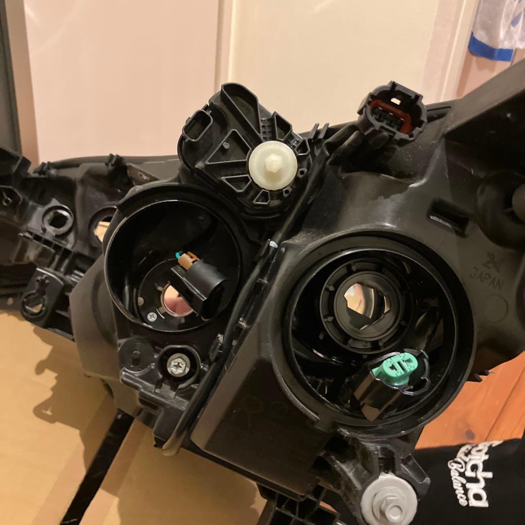 日産ノート　E12 ヘッドライト