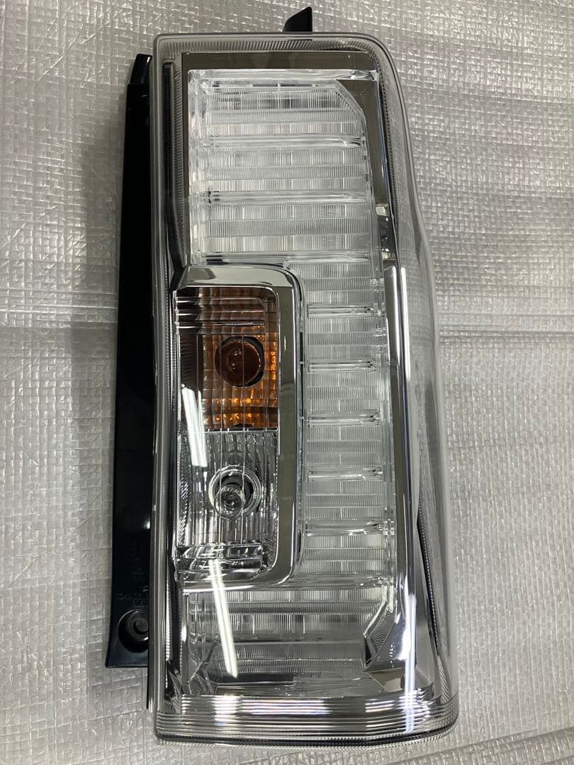 ♦︎ダイハツ★タントカスタムLA600S右純正テールランプ★インナーメッキ★良品★