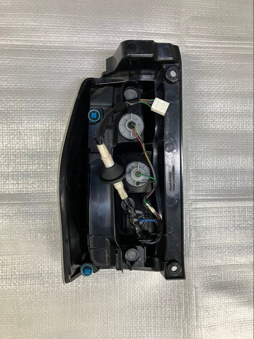 ♦︎ダイハツ★タントカスタムLA600S右純正テールランプ★インナーメッキ★良品★