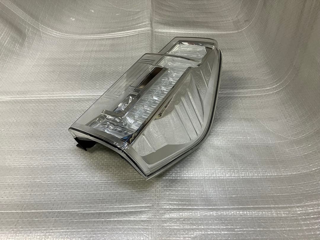 ♦︎ダイハツ★タントカスタムLA600S右純正テールランプ★インナーメッキ★良品★