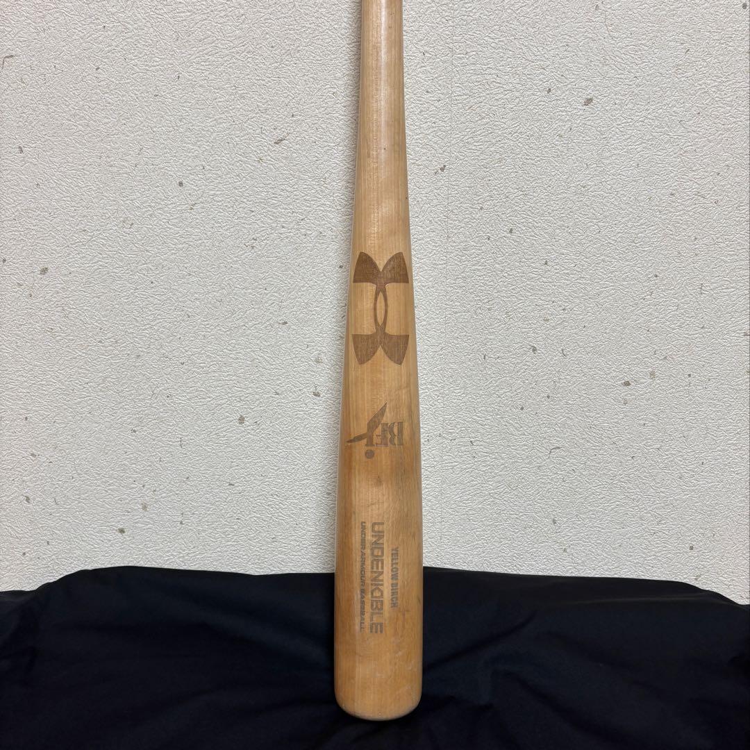 【希少】アンダーアーマー 木製バット　吉田モデル