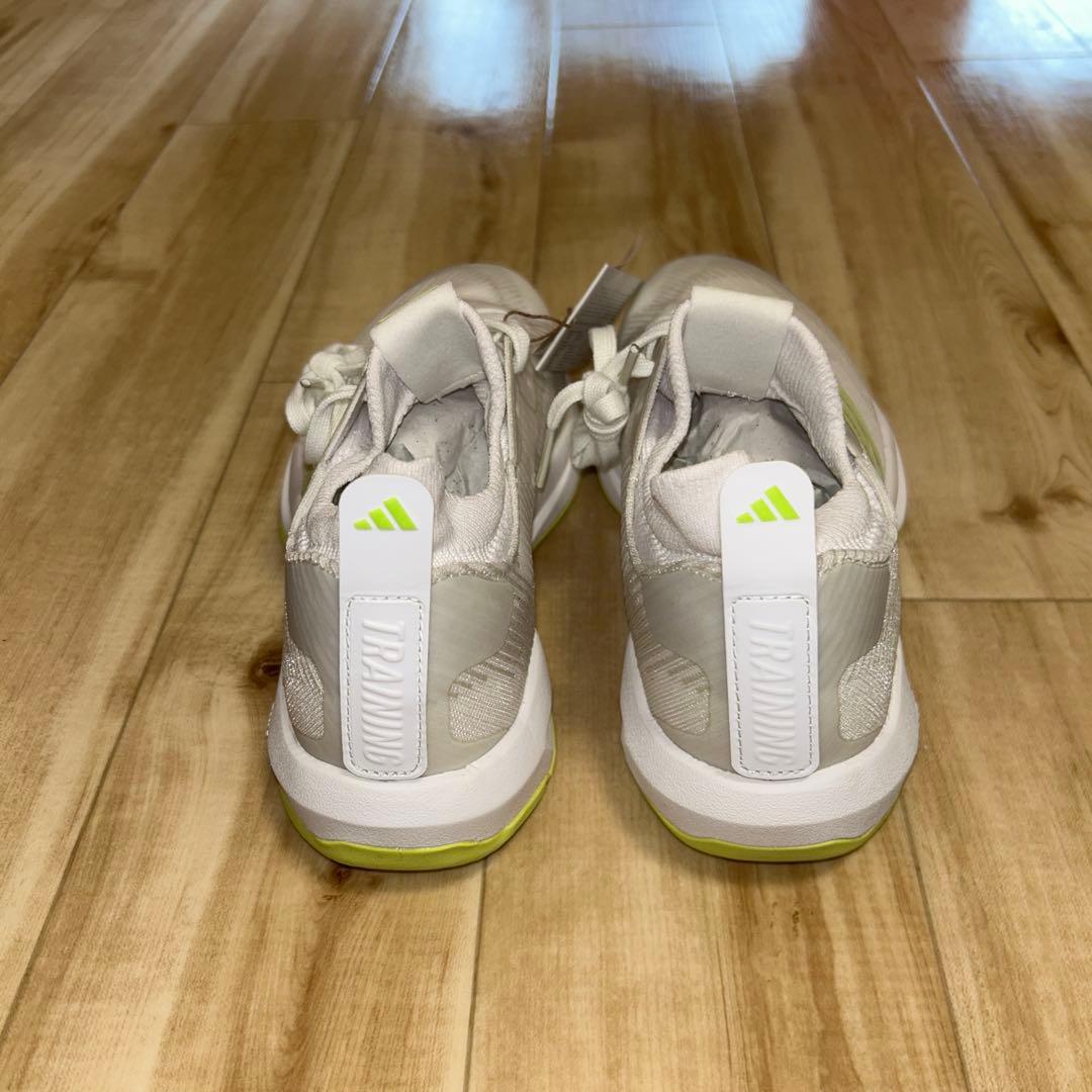 adidas レディース用トレーニングシューズ