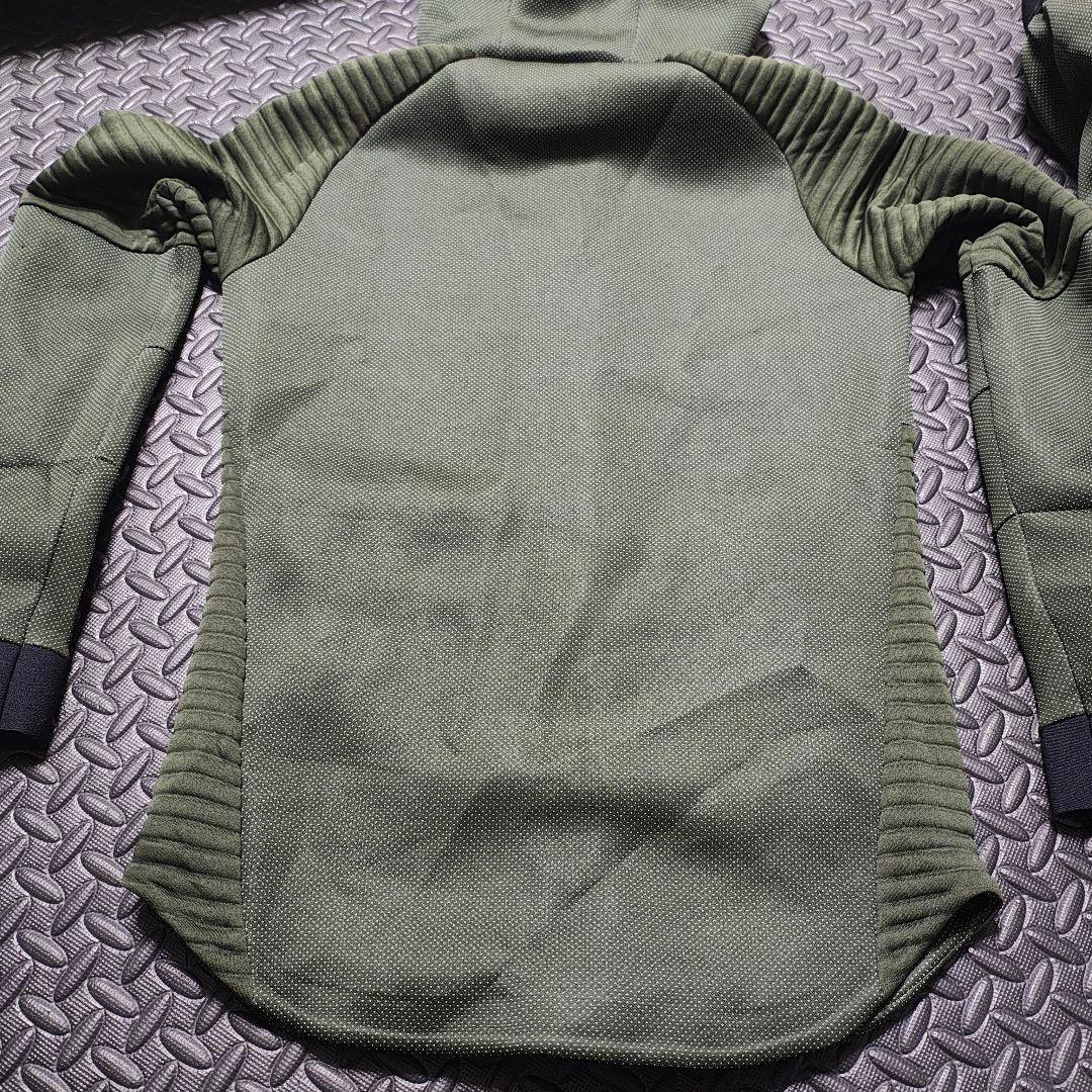 アンダーアーマー　ジャージ　セットアップ　グリーン　SMサイズ