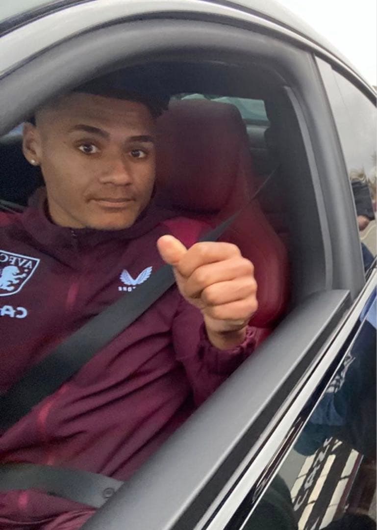 アストン・ヴィラ　チェンバース 正規品【表面に直筆サイン入り(証明写真あり)】