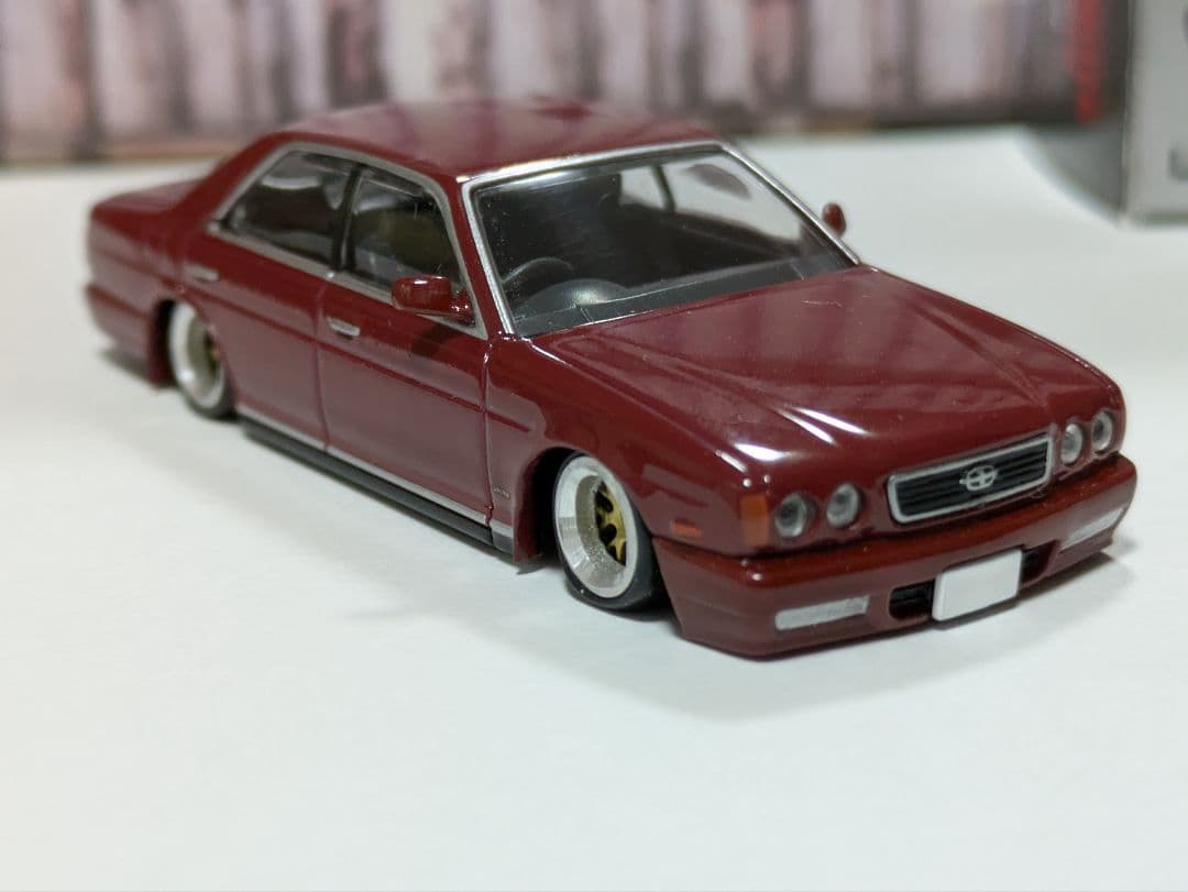 ★トミカリミテッド　日産Ｙ32セドリック改深リム、ローダウン
