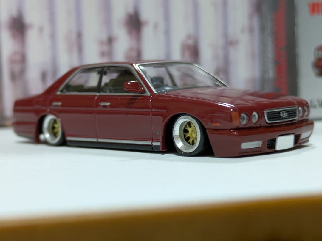 ★トミカリミテッド　日産Ｙ32セドリック改深リム、ローダウン