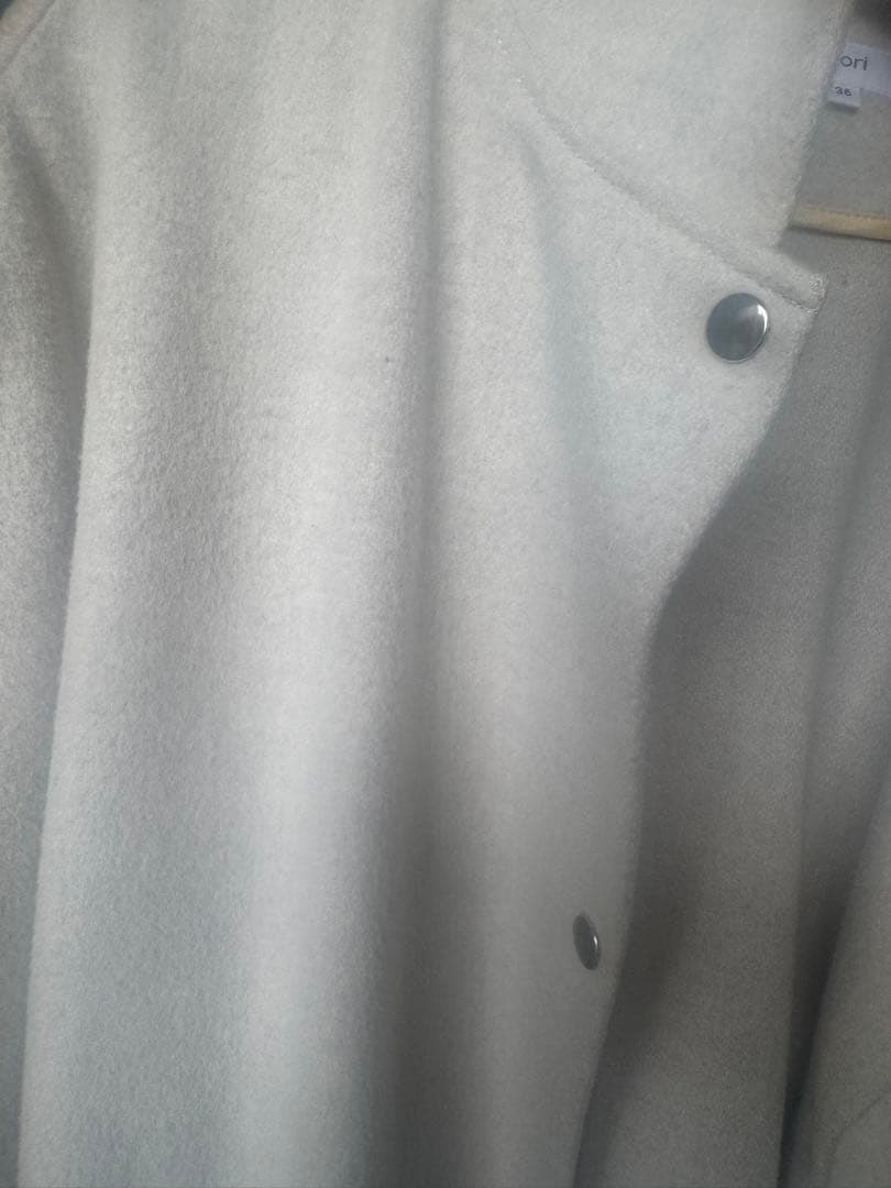 yori フード付きライトベージュポンチョ