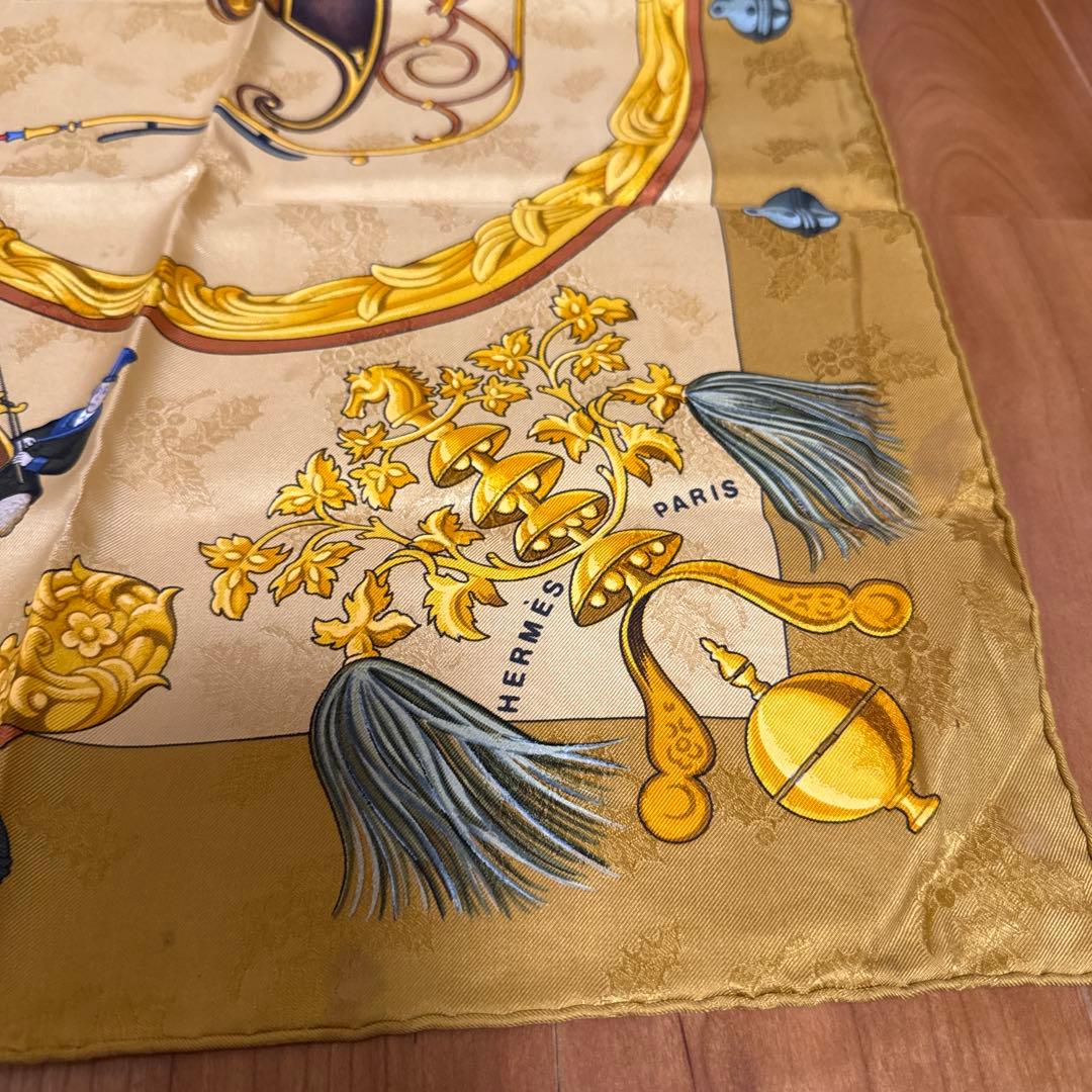 し*こ様 エルメス HERMES シルクスカーフ Plumes et Grelo