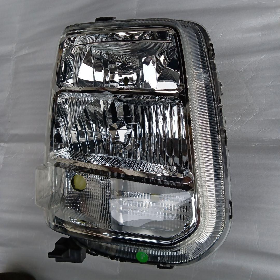 DA17V　DA17W　エブリイ　右　ヘッドライト 　ユニット　HID