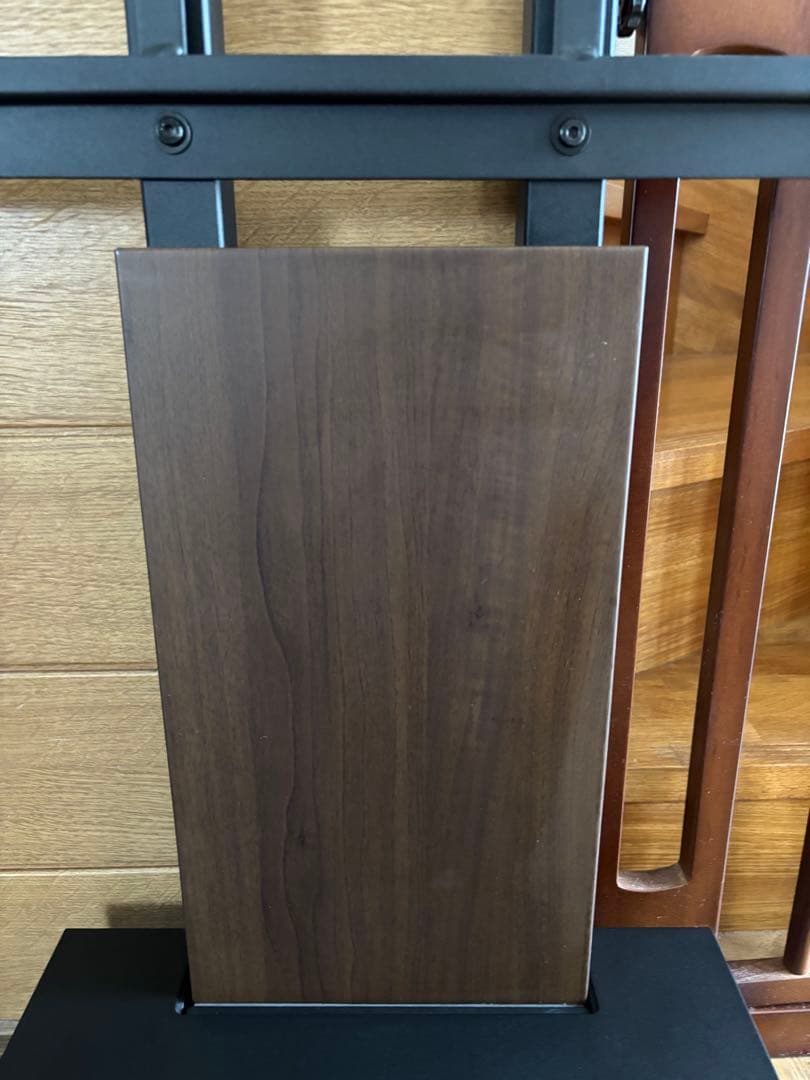WALL V2 テレビスタンド ロー　32~60インチ棚板付き ウォールナット