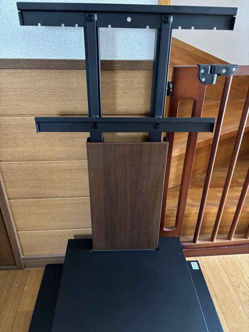 WALL V2 テレビスタンド ロー　32~60インチ棚板付き ウォールナット