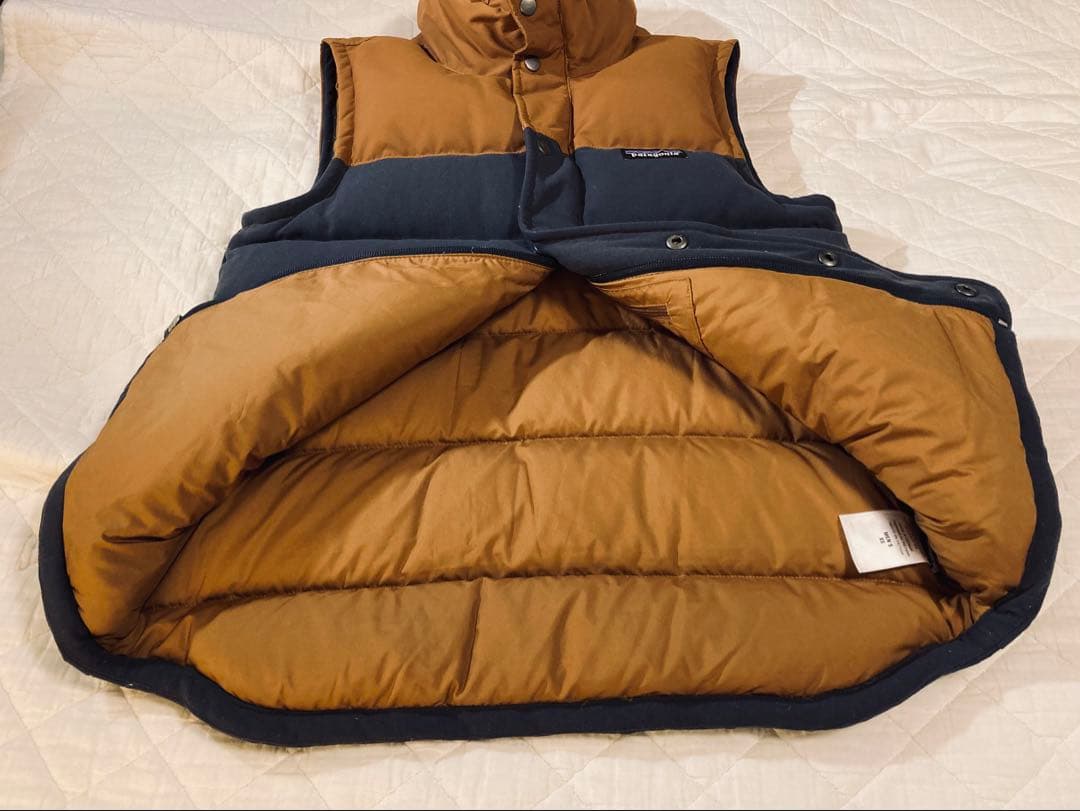 ヒ*4様 週末限定値下【美品】パタゴニアダウンベストXSネイビー✖️ブラウン