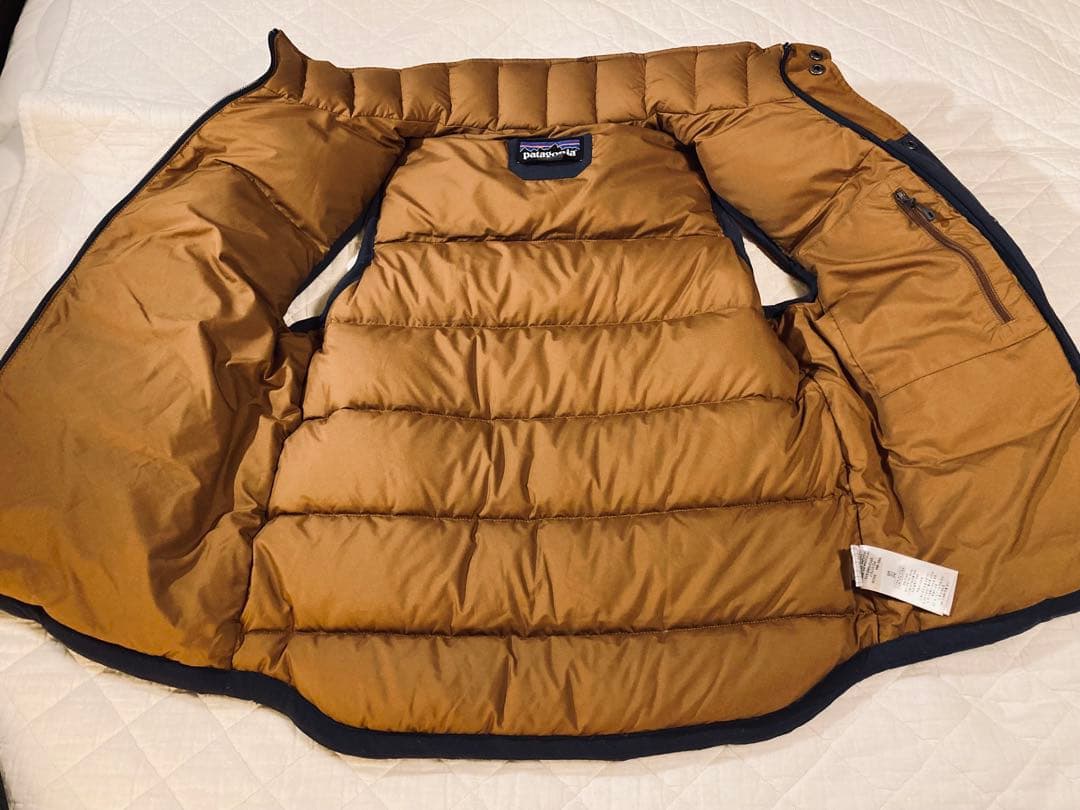 ヒ*4様 週末限定値下【美品】パタゴニアダウンベストXSネイビー✖️ブラウン