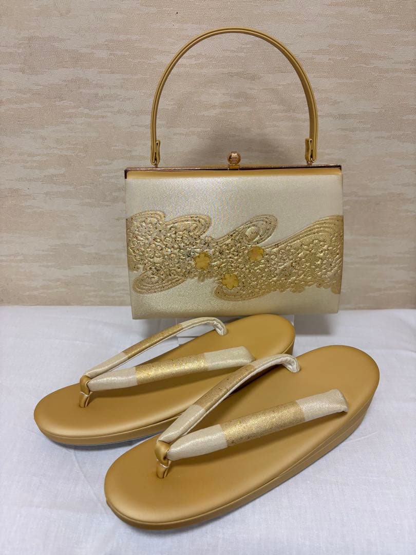 和装用草履バッグセット　金色　波模様　桜　螺鈿風装飾　金たたき　新品