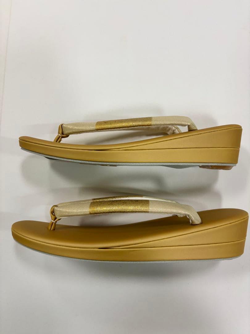 和装用草履バッグセット　金色　波模様　桜　螺鈿風装飾　金たたき　新品