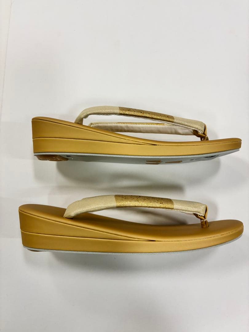 和装用草履バッグセット　金色　波模様　桜　螺鈿風装飾　金たたき　新品