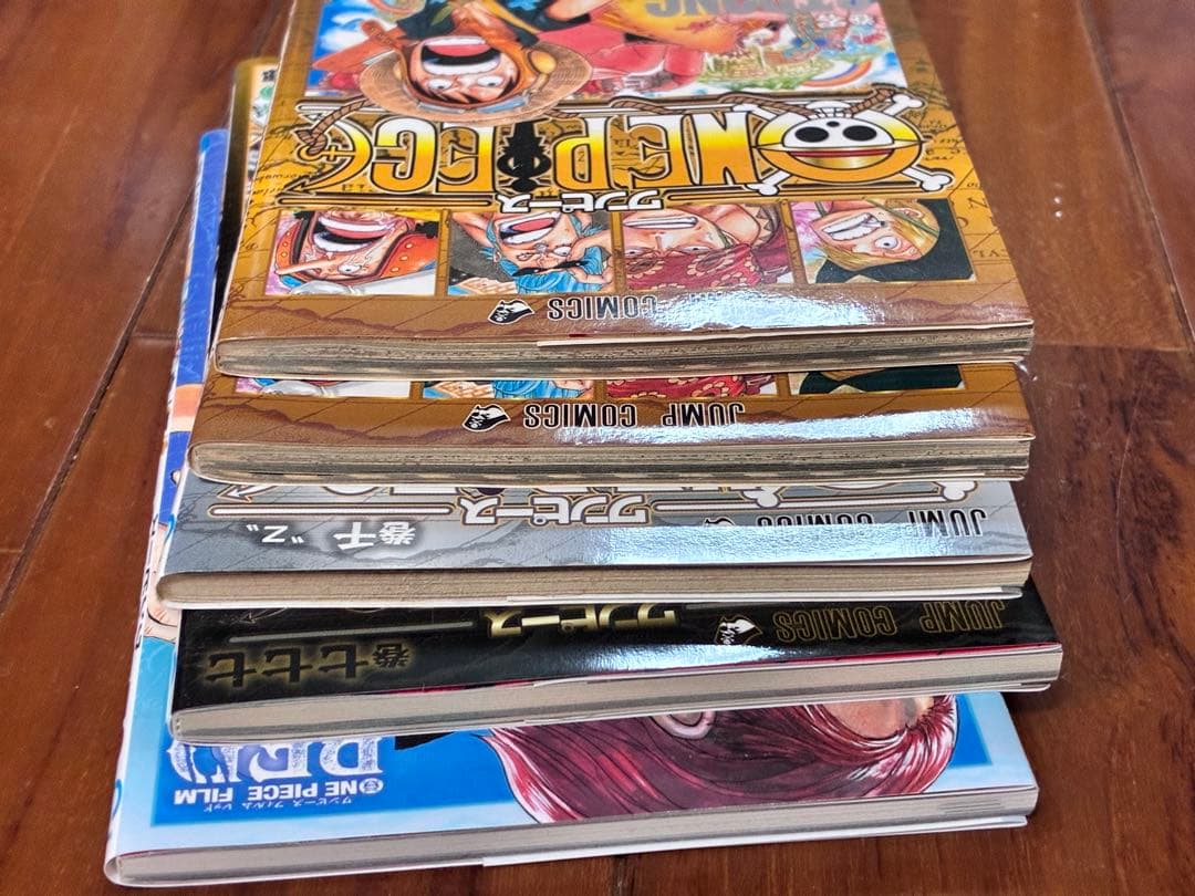 ワンピース漫画おまけ付き 1〜89巻、103〜105巻、ワンピースカード等付き