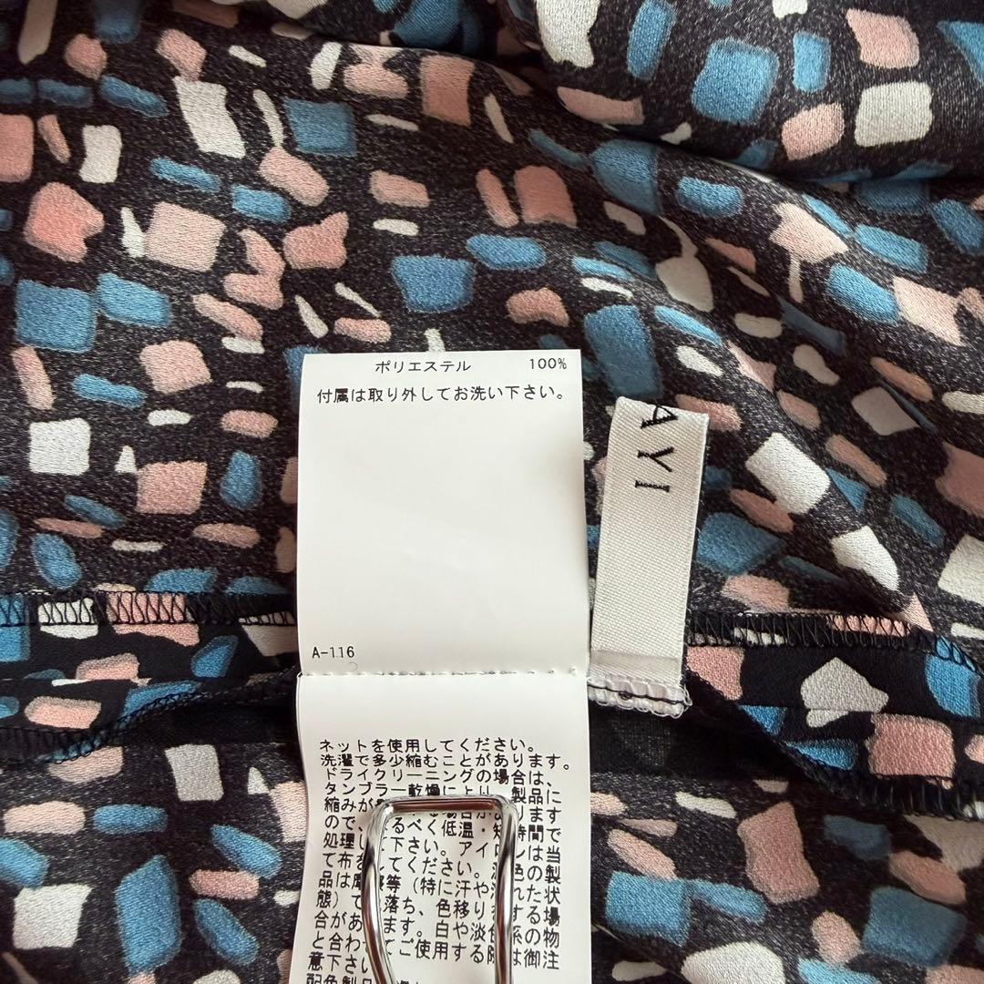 ANAYI イレギュラースクエアプリントタイ付きブラウス　23AW