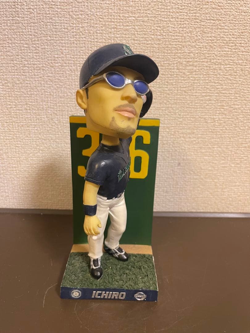希少❗️イチロー　2003年　セイフィコフィールド　球場配布ボブルヘッド