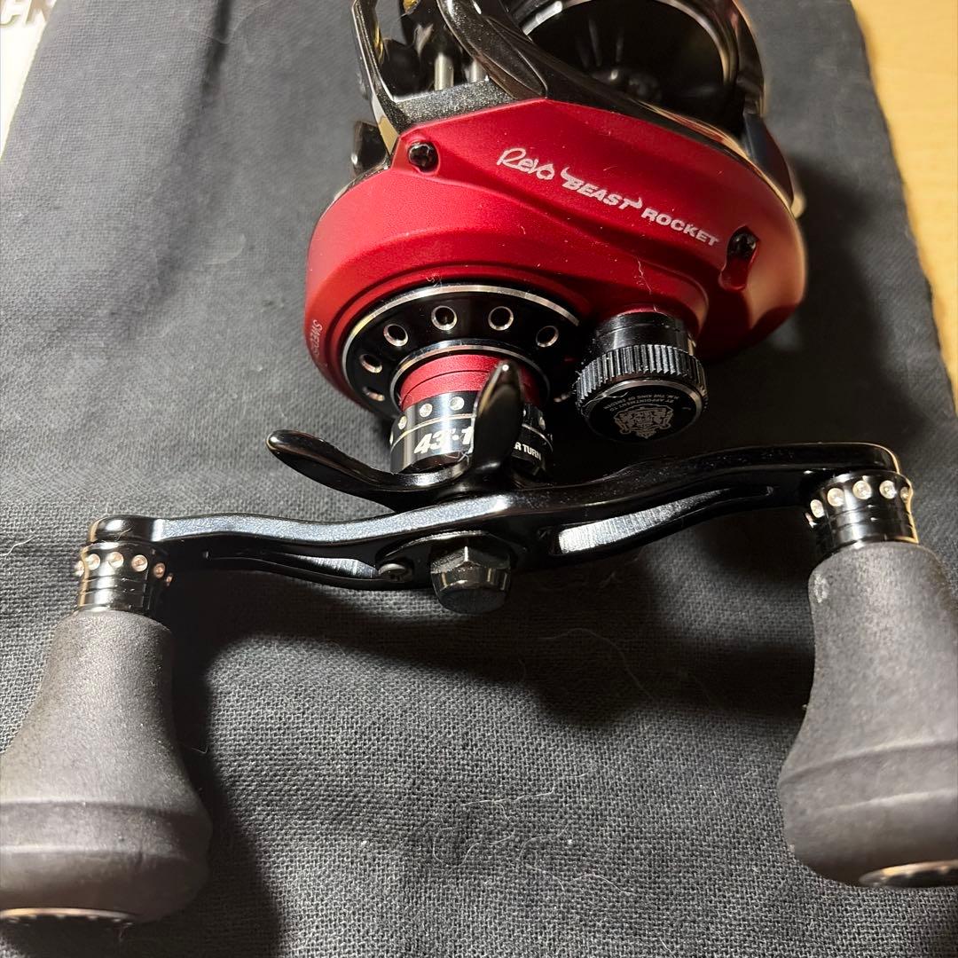 REVO BEAST ROCKET ベイトリール