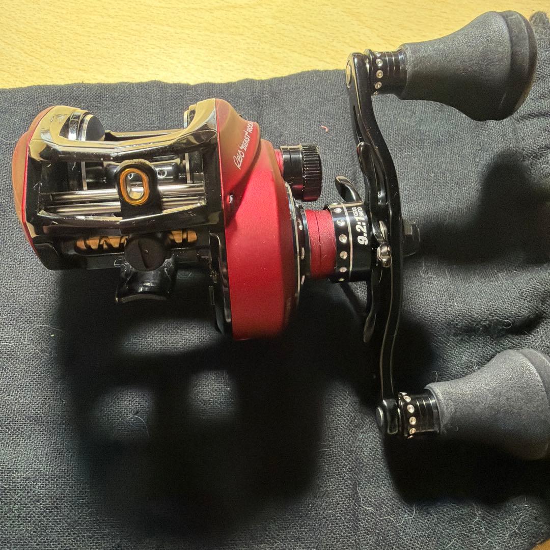 REVO BEAST ROCKET ベイトリール