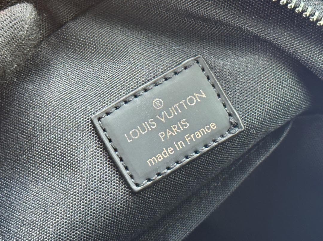 アヴェニュー・スリングバッグ