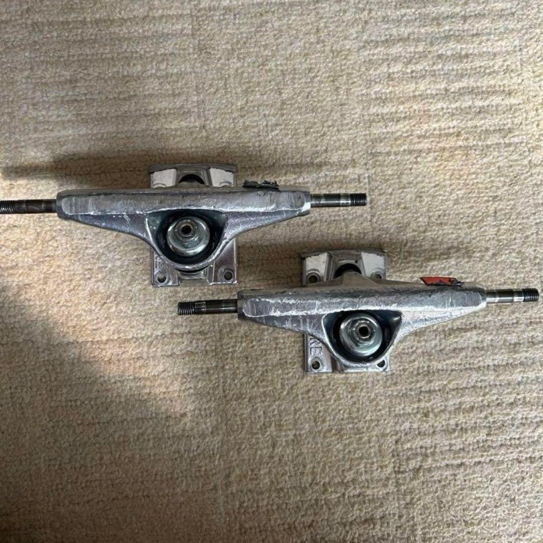 スケボー　サンタクルーズ　ベンチャー　ボーンズ　コンプリート　8.0インチ