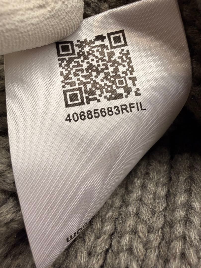 【新品】MONCLER ファー付きニット帽 グレー