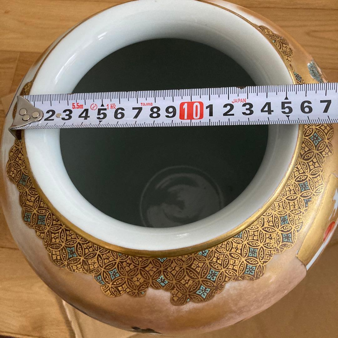 九谷焼、花瓶、壺　陶器　高さ約３０ｃｍ　胴回り約直径２５ｃｍ　口周り約１６ｃｍ