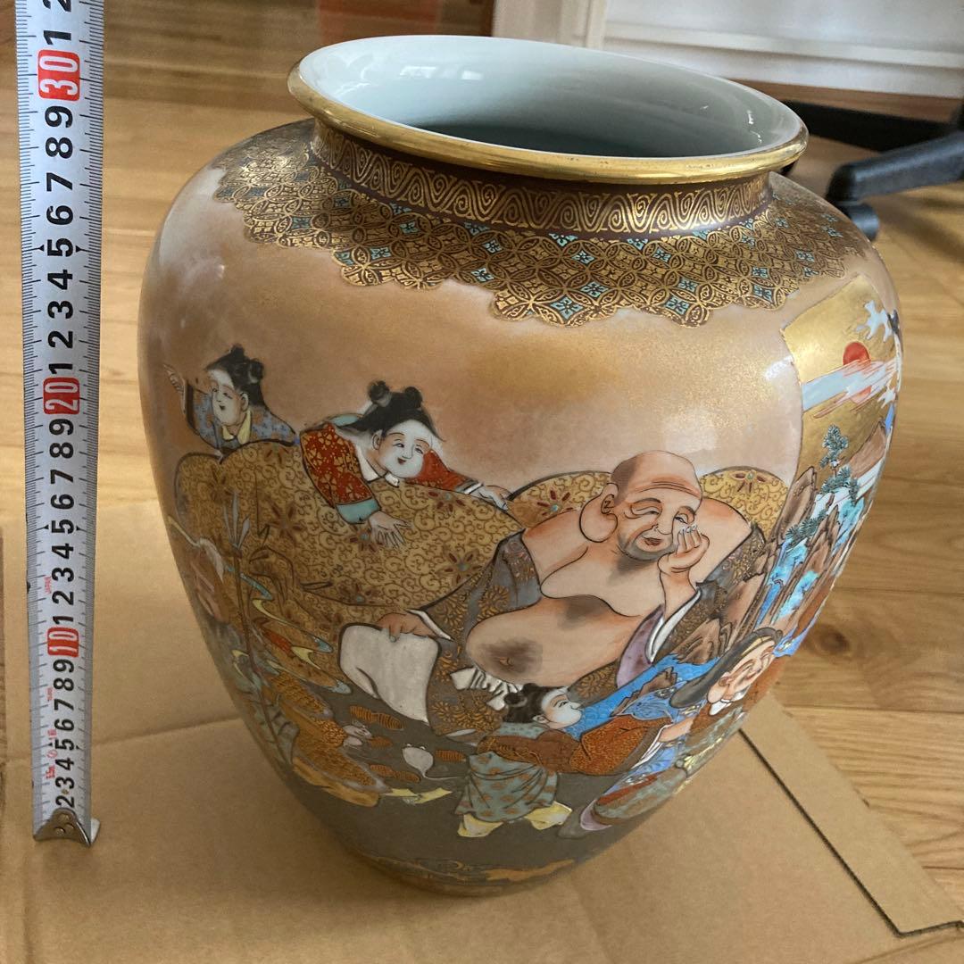 九谷焼、花瓶、壺　陶器　高さ約３０ｃｍ　胴回り約直径２５ｃｍ　口周り約１６ｃｍ