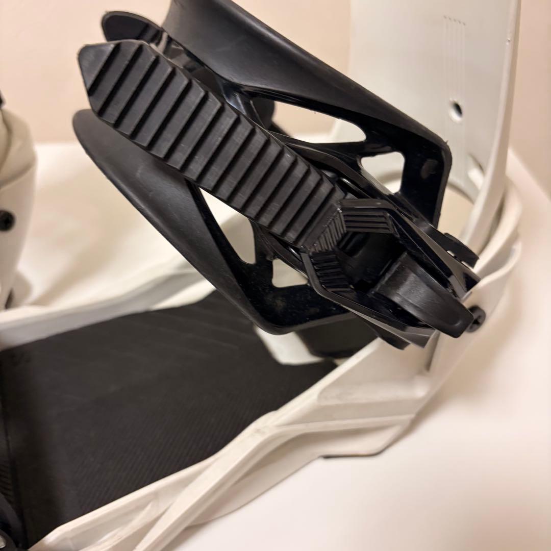 SALOMON RHYTHM Mサイズ　スノーボード　ビンディング ホワイト