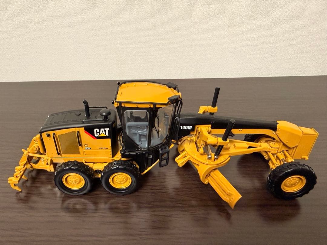 ノースコット 1/50 CAT 140M モーターグレーダー