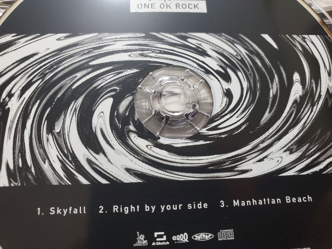 ONE OK ROCK 会場限定CD「Skyfall」ワンオク