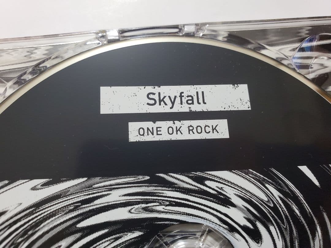 ONE OK ROCK 会場限定CD「Skyfall」ワンオク