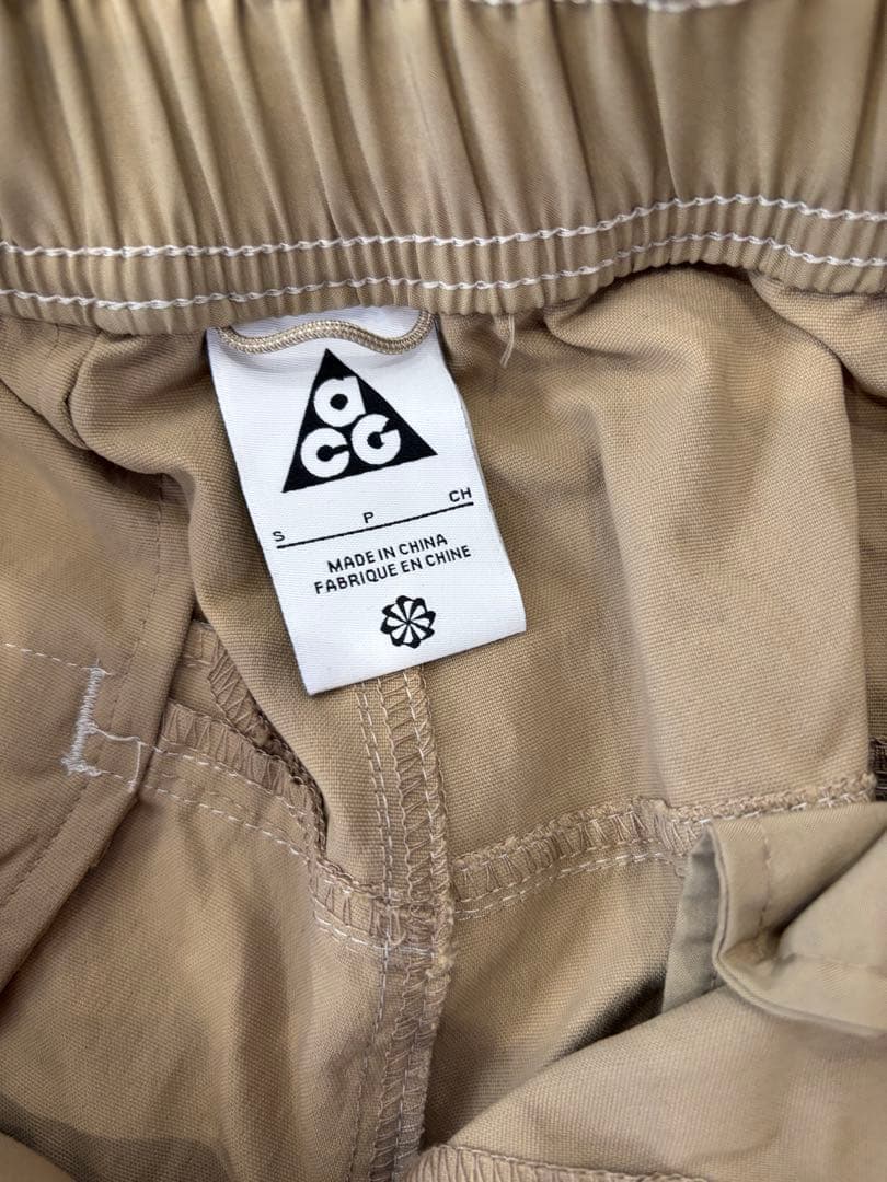 NIKE ACG ベージュ カーゴパンツ Sサイズ