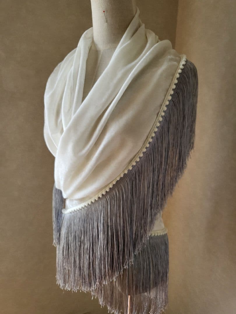 フラメンコ オフホワイト シージョ(大) フロッキー生地 白のポンポン 衣装