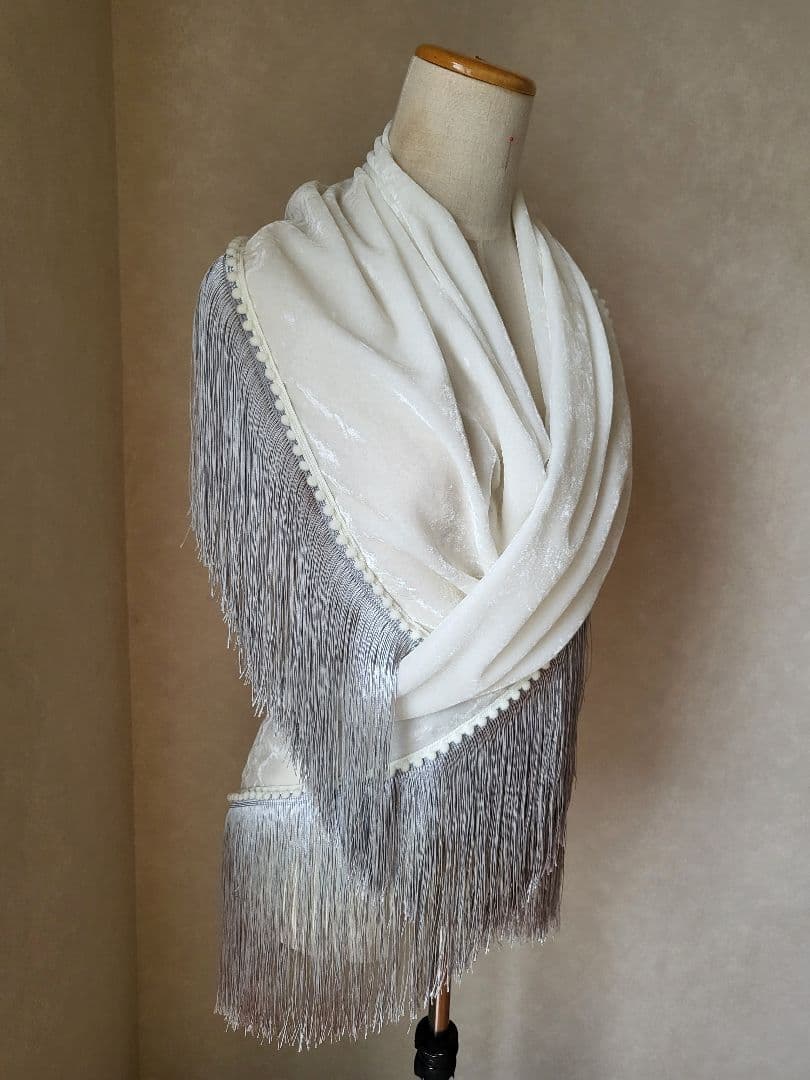 フラメンコ オフホワイト シージョ(大) フロッキー生地 白のポンポン 衣装