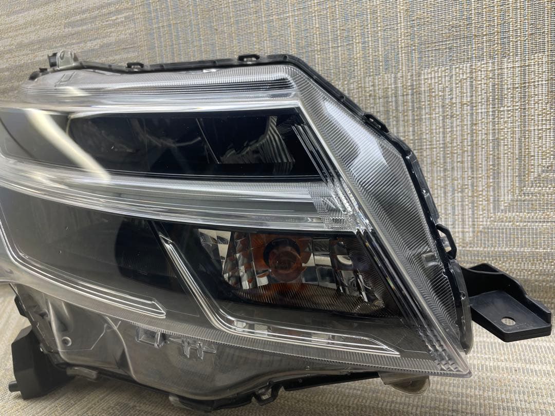 タンク M900A M910A 純正 右側 ライト STANLEY W3917