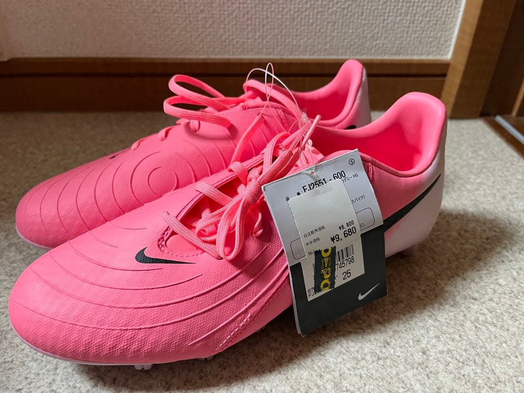 ☆新品☆ 未使用 NIKE サッカースパイク 25センチ ピンク