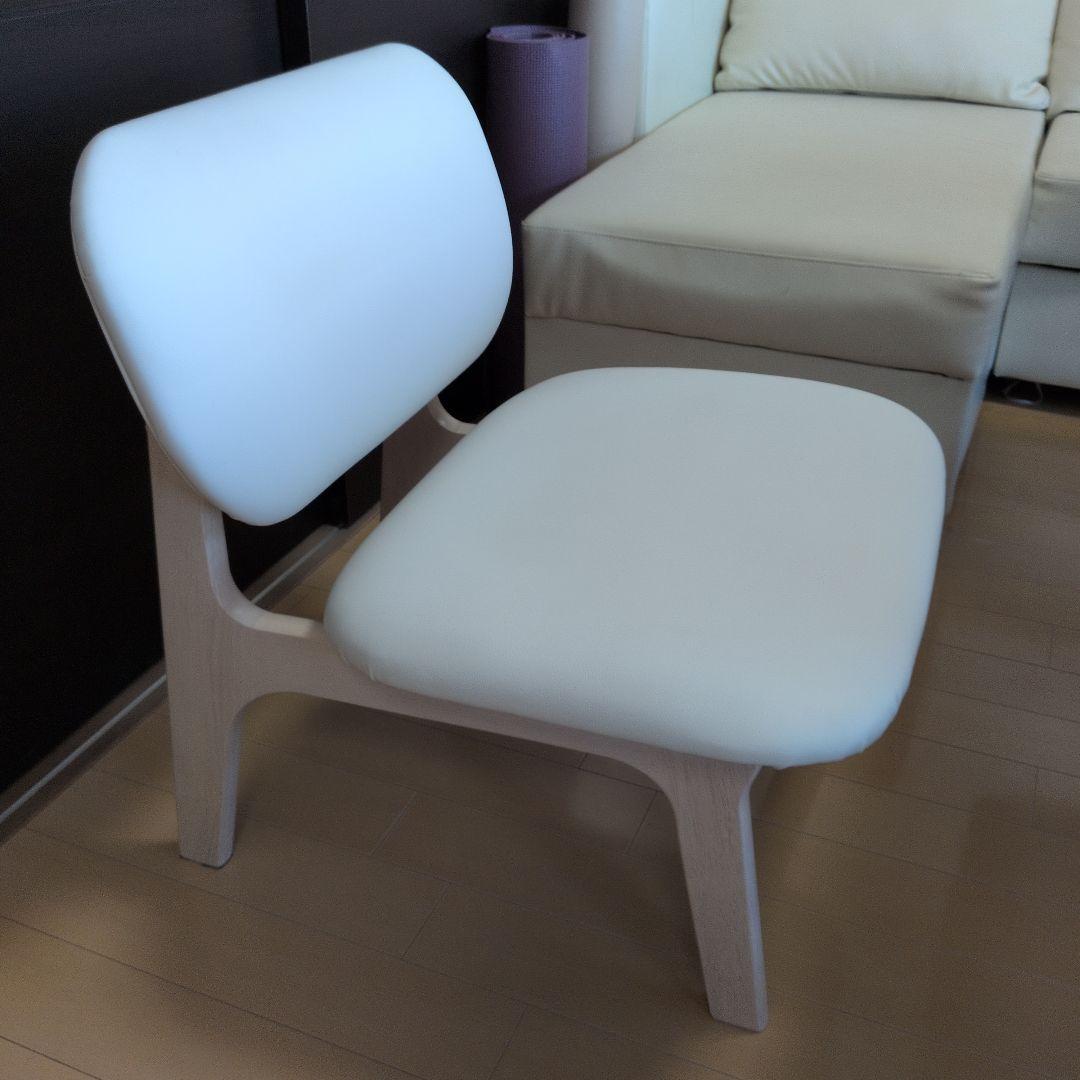 ニトリ　傷・汚れに強い合成皮革 リビングダイニング1人用チェア　白