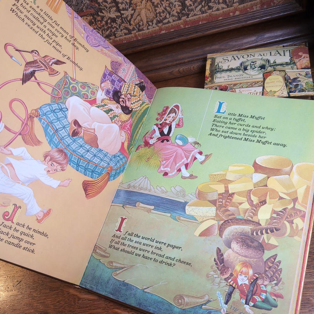 美しい挿絵の絵本　Time for a Rhyme 童謡集