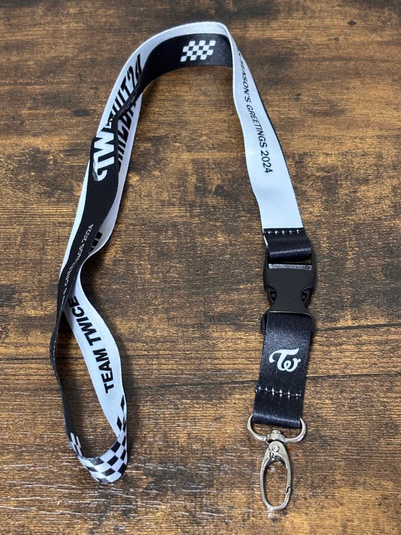 TWICE JAPAN SEASON’S GREETINGS 2024