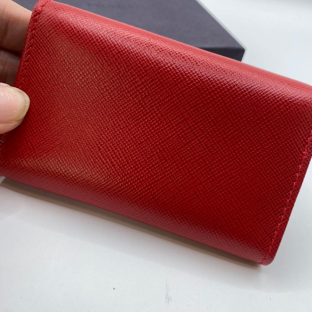 美品　PRADA レザーキーケース レッド