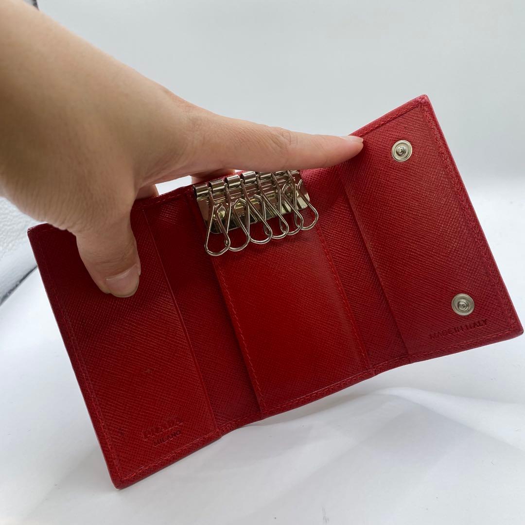 美品　PRADA レザーキーケース レッド