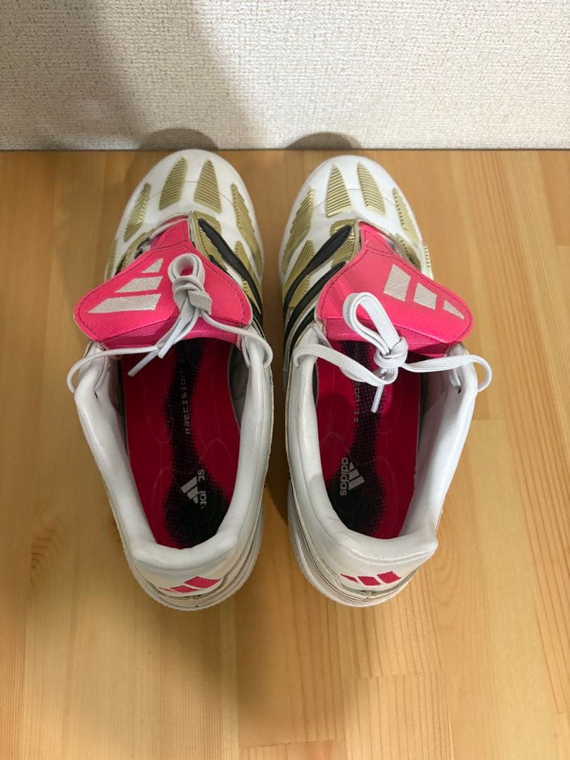 アディダス　プレデタープレシジョン