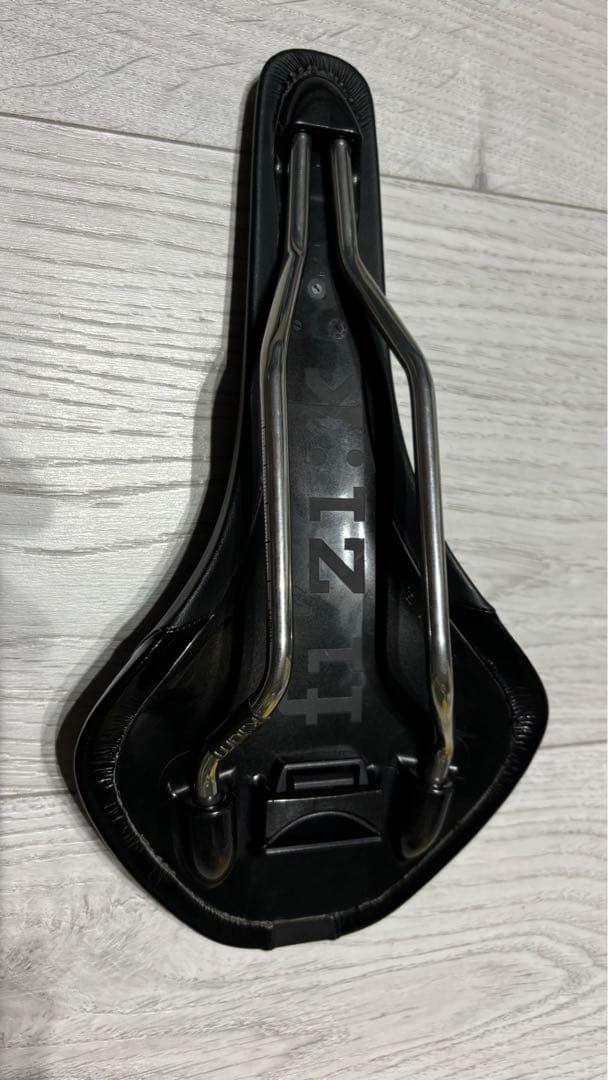 FIZIK ANTARES K:IUMレールブラック